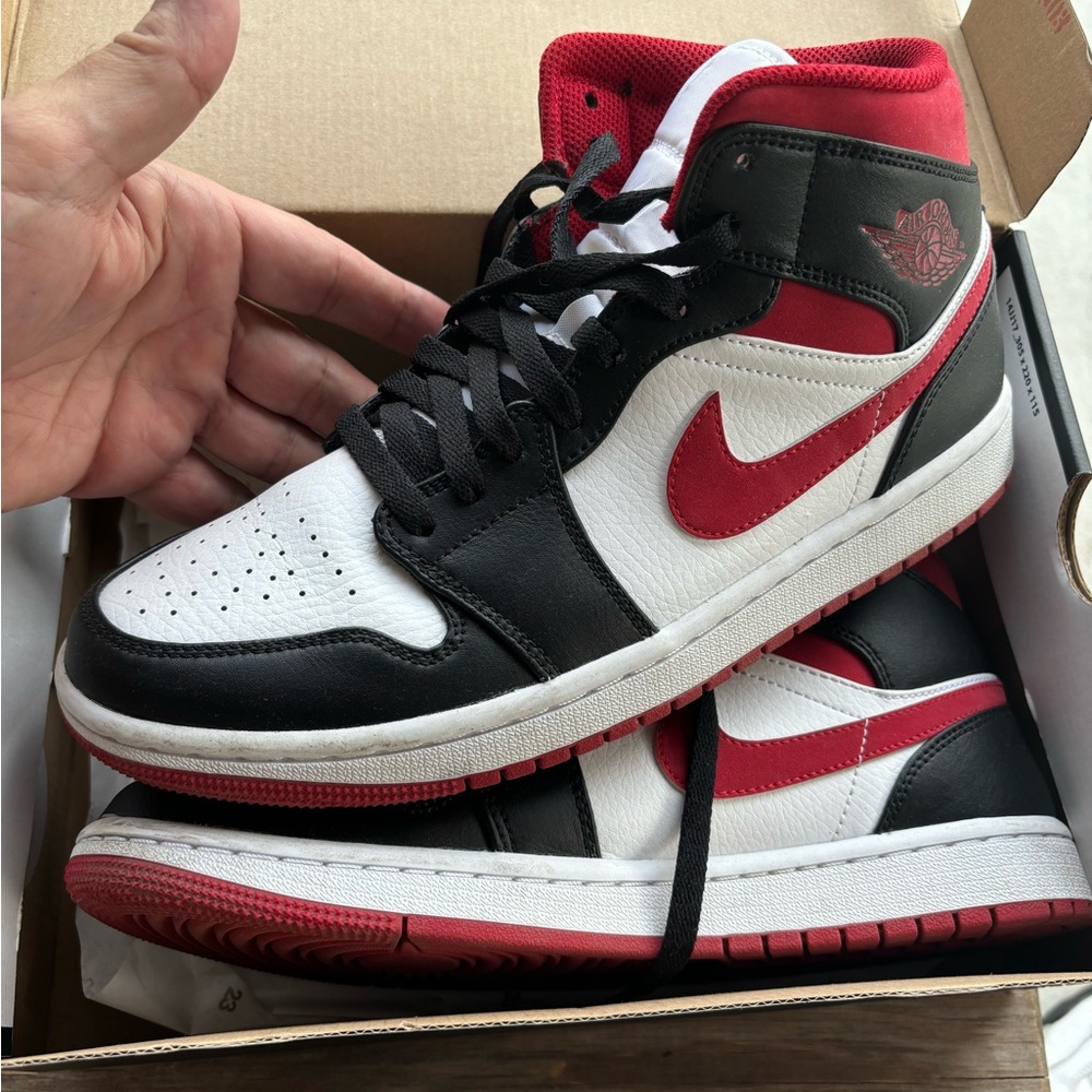 Jordan 1’s SE